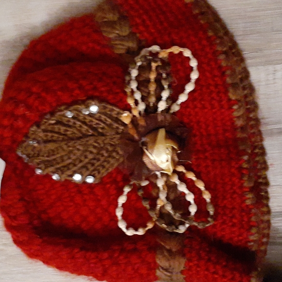 KNITTED LINED EMBELLISHMENT HAT CHOOSE - Picture 3 of 14